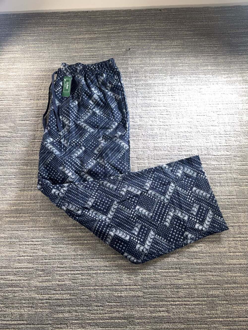 L.L.Bean Women's Flannel Pajama Pants Classic Navy Bandana Print Size XL Regular